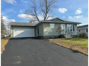 855 Suellen Ln Portage, WI 53901