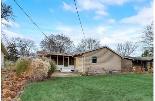 1717 Lynndale Rd, Madison, WI 53711