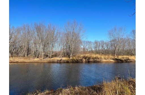 1.91 ACRES Blackhawk Rd, Portage, WI 53901