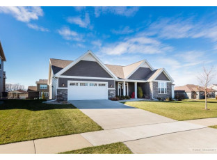 522 Dragon Willow Ln Middleton, WI 53562