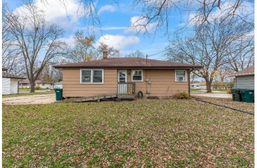 927 Peterson St, Fort Atkinson, WI 53538