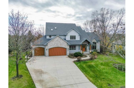 9 Foxglove Cir, Madison, WI 53717