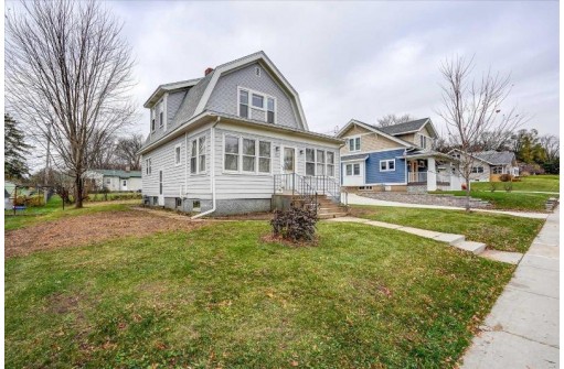 420 S Main St, DeForest, WI 53532