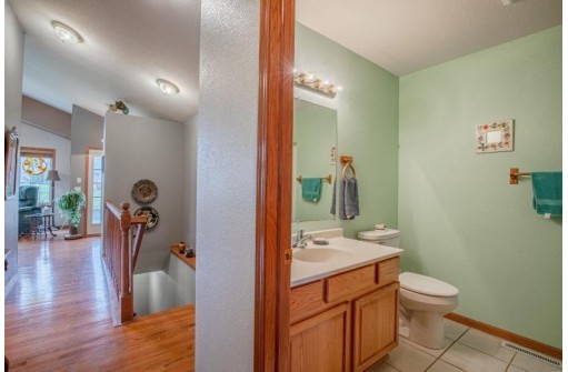 3193 Bookham Dr, Sun Prairie, WI 53590