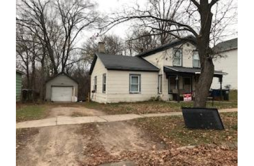 627 E Conant St, Portage, WI 53901