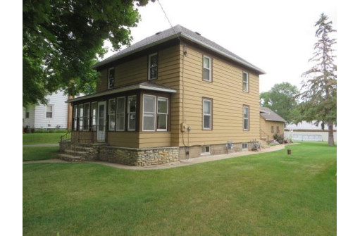 127 S Vine St, Kingston, WI 53939