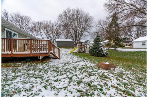 10 Goodland Ave, Deerfield, WI 53531