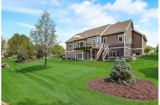 1701 Daily Dr, Waunakee, WI 53597