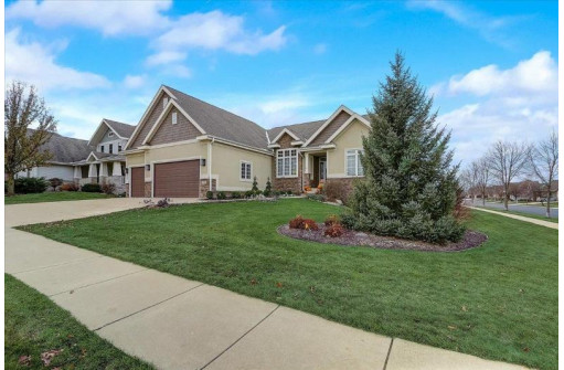 1701 Daily Dr, Waunakee, WI 53597