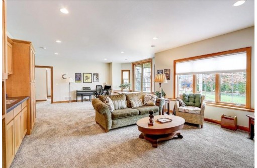 1701 Daily Dr, Waunakee, WI 53597
