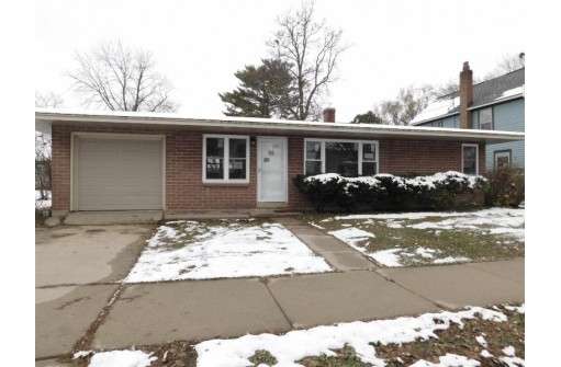 122 N Winsted St, Spring Green, WI 53588