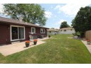 419-421 Lyndhurst Dr, Janesville, WI 53546