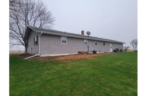 W2128 Friesland Rd, Cambria, WI 53923