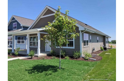 219 Lillehammer Ln, Mount Horeb, WI 53572