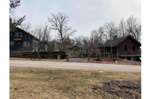 W14535 Yngsdal Rd, Prairie Du Sac, WI 53578