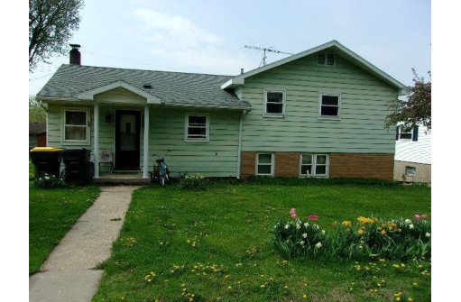 1022 E Bluff St, Cassville, WI 53806-0000