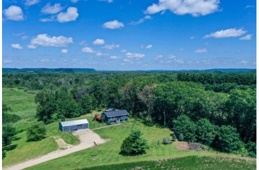 8740 Blynn Rd, Mazomanie, WI 53560