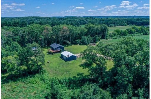 8740 Blynn Rd, Mazomanie, WI 53560