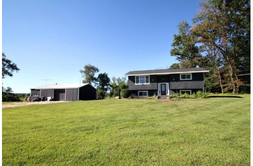 8740 Blynn Rd, Mazomanie, WI 53560