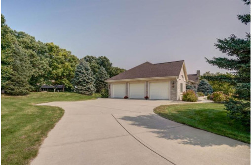 4584 Signature Dr, Middleton, WI 53562-2362