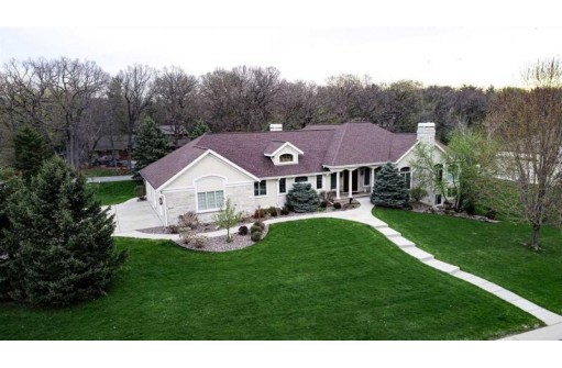 4584 Signature Dr, Middleton, WI 53562-2362