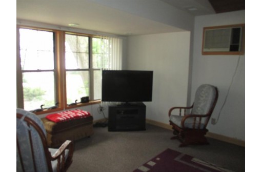 W7766 Lamp Rd, Fort Atkinson, WI 53538