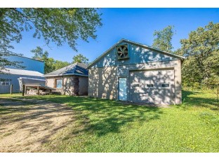 1026 E Lake Ave Monticello, WI 53570