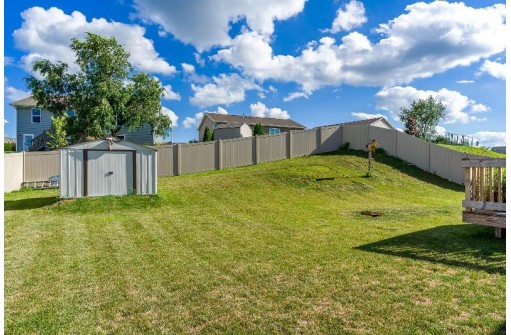 4338 Sandstone Dr, Janesville, WI 53546