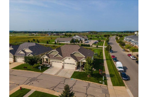 6797 Village Walk Ln 45, DeForest, WI 53532