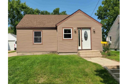 2017 St Lawrence Ave, Beloit, WI 53511