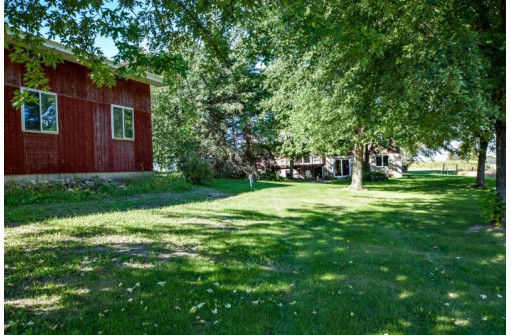 5546 Langer Rd, Marshall, WI 53559