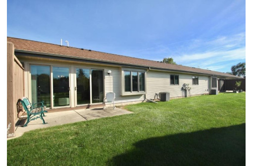 3034 S Petunia Ln, Beloit, WI 53511