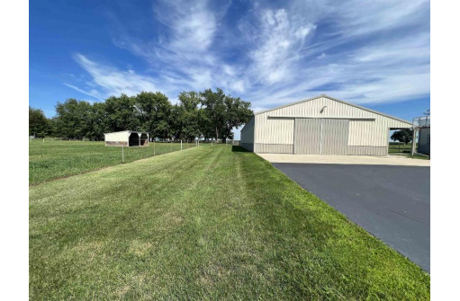 12151 E Rye Rd, Avalon, WI 53505-9760