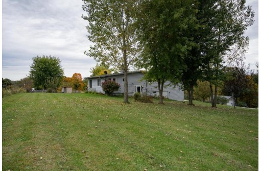 S1439 W Redstone Dr, La Valle, WI 53941