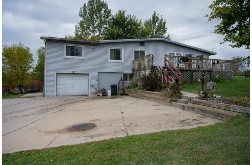 S1439 W Redstone Dr, La Valle, WI 53941