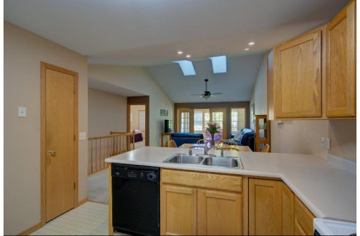 804 Mcclellan Dr, Madison, WI 53718