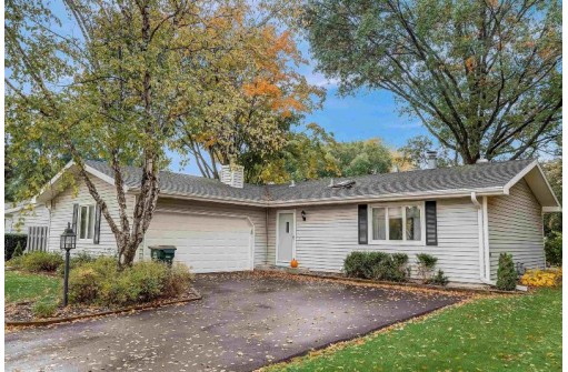 2702 Canterbury Rd, Madison, WI 53711