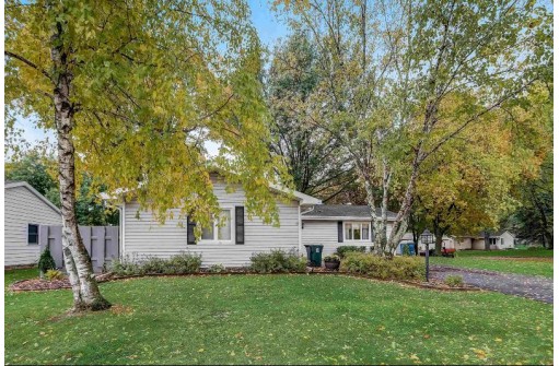 2702 Canterbury Rd, Madison, WI 53711