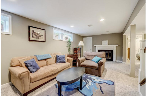 2702 Canterbury Rd, Madison, WI 53711