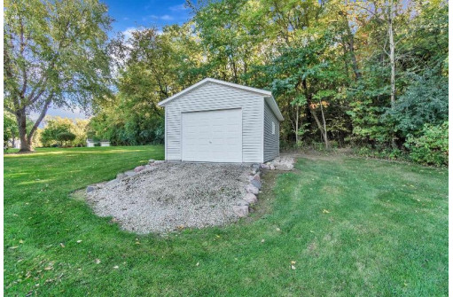 5522 N Lilly Ln, Milton, WI 53563