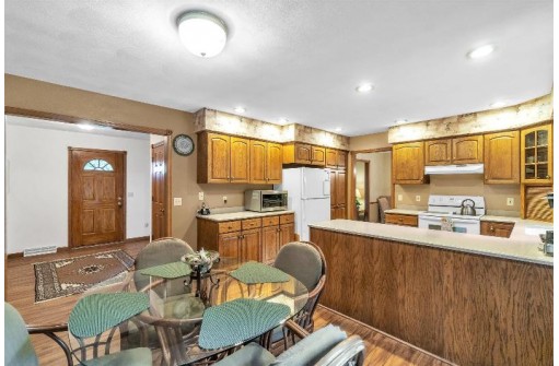 5522 N Lilly Ln, Milton, WI 53563