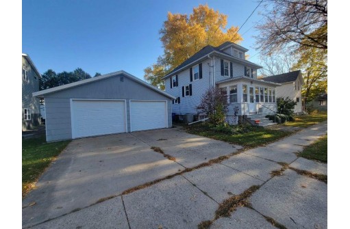 423 S Main St, Columbus, WI 53925