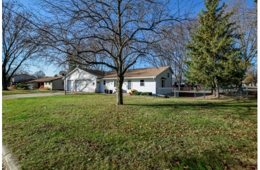 407 Cedar St, Sauk City, WI 53583