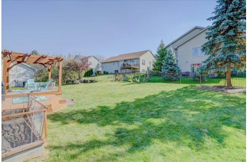 3045 Yarmouth Greenway Dr, Fitchburg, WI 53711