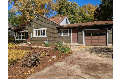 5238 Oakhaven Rd, Fitchburg, WI 53711