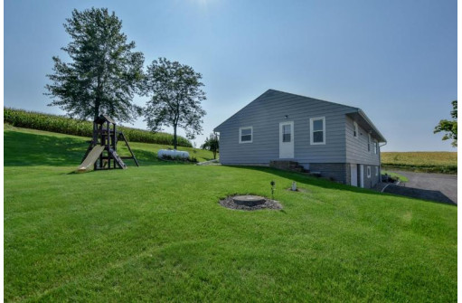 5628 Whippoorwill Rd, Cross Plains, WI 53528