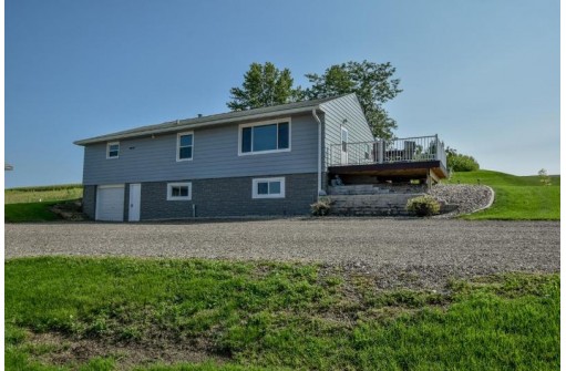 5628 Whippoorwill Rd, Cross Plains, WI 53528