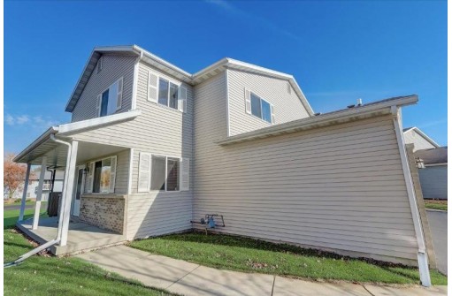 108 Mallard Cir, Beaver Dam, WI 53916