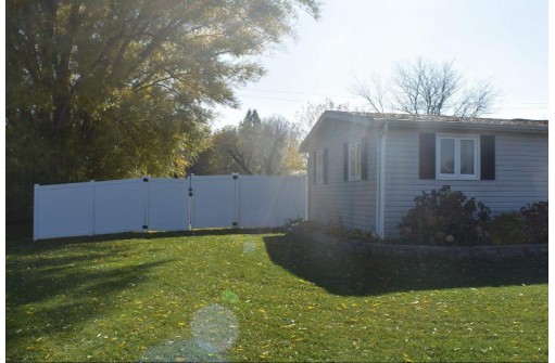 754 Crist Rd, Beloit, WI 53511