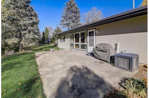 5507 Maywood Rd, Monona, WI 53716